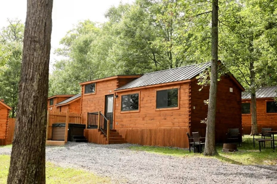 Cozy Bellefonte Tiny Home with a Private Hot Tub