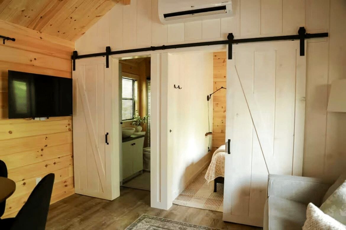 Cozy Bellefonte Tiny Home with a Private Hot Tub