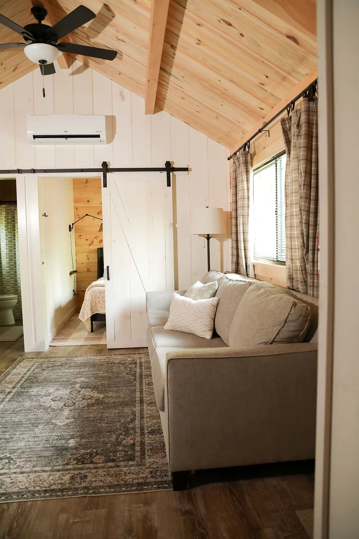 Cozy Bellefonte Tiny Home with a Private Hot Tub