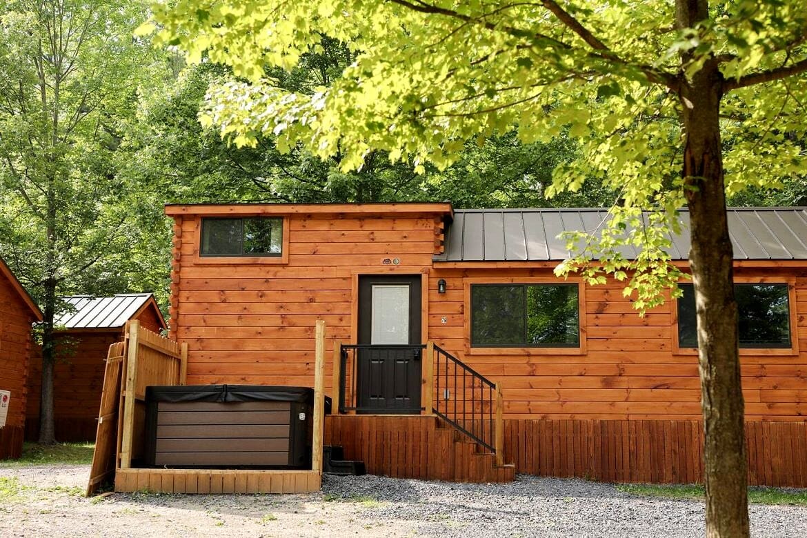 Cozy Bellefonte Tiny Home with a Private Hot Tub