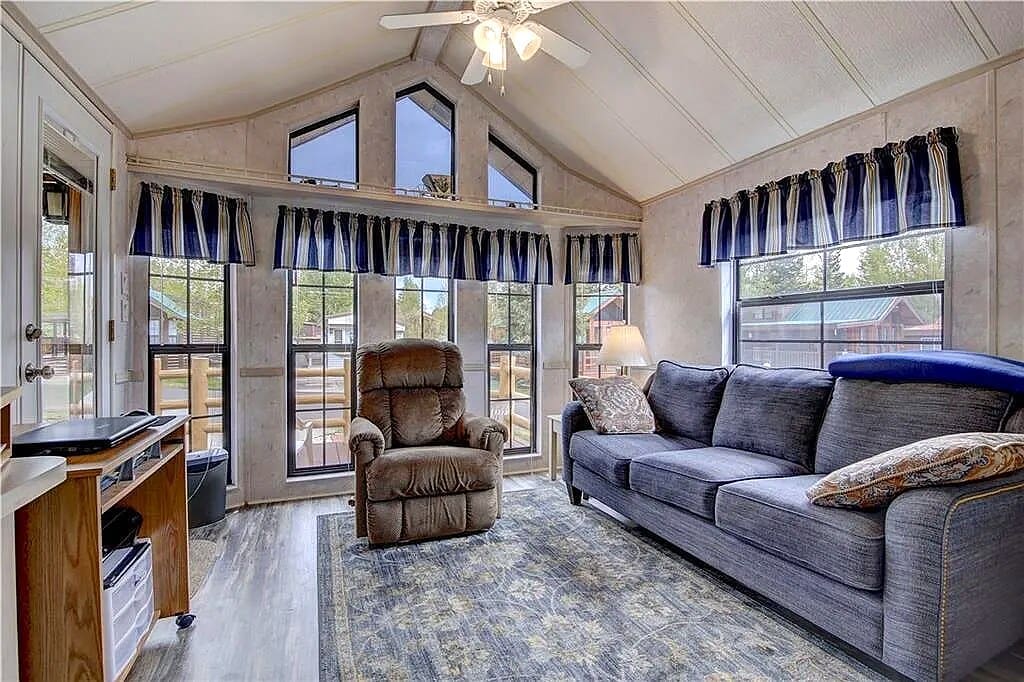 Homey Hideaway Chalet Cabin with Mountain Views