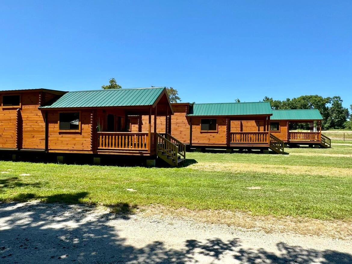 Cozy Log Cabin Near Lake Bob Sandlin with a Spacious Interior