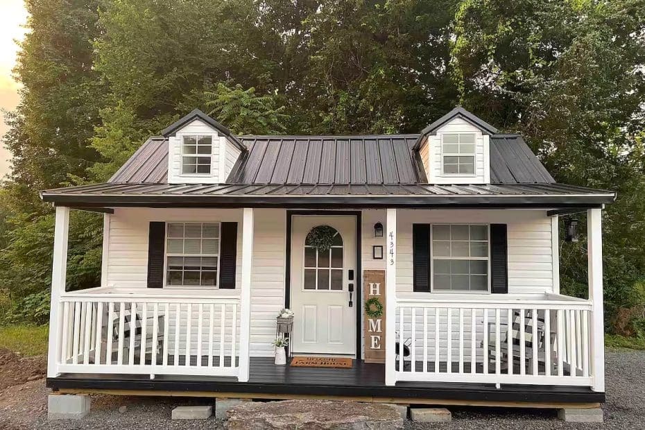 A Modern Tiny Farmhouse Retreat in Mount Juliet