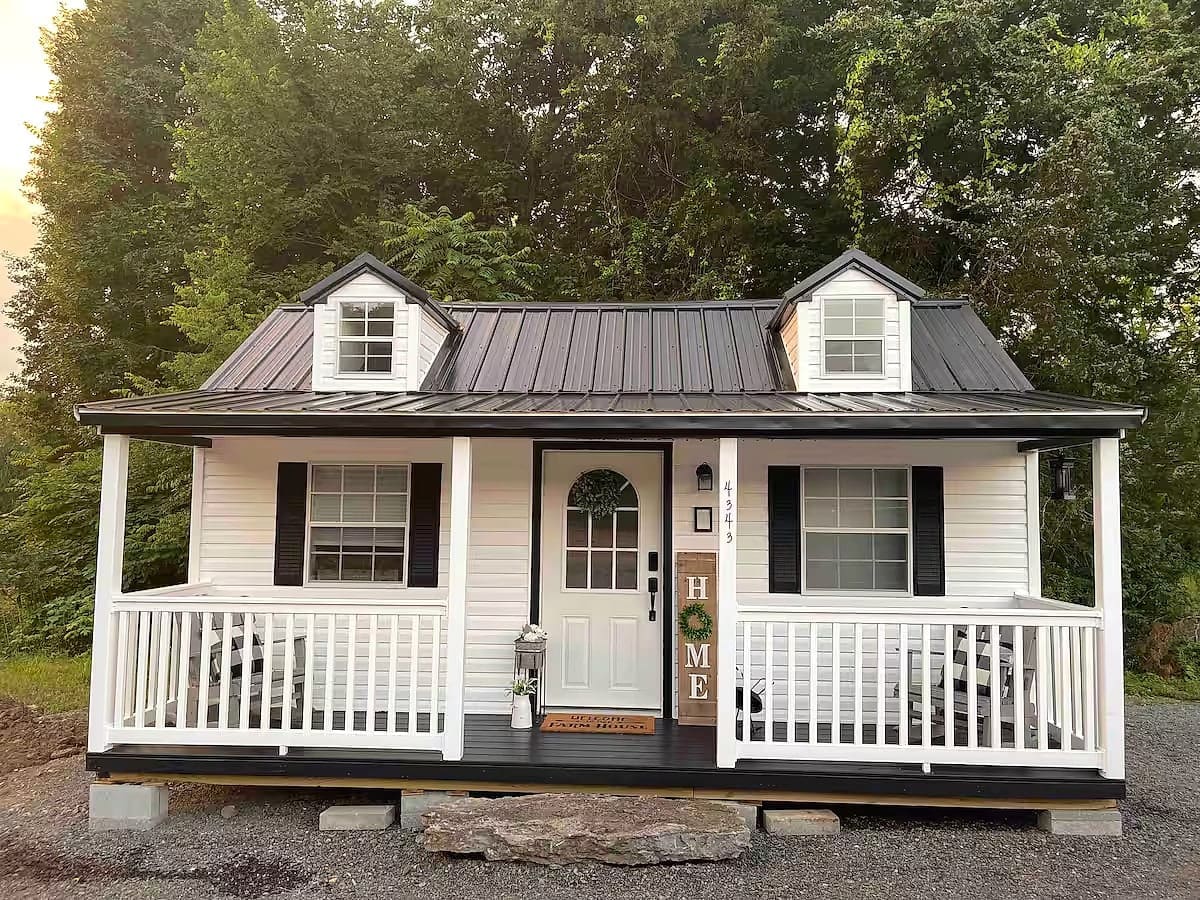 A Modern Tiny Farmhouse Retreat in Mount Juliet