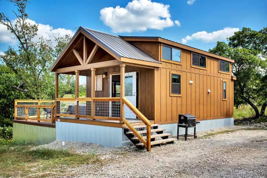 Starview at Jeffrey Springs Tiny House with a Cozy Interior