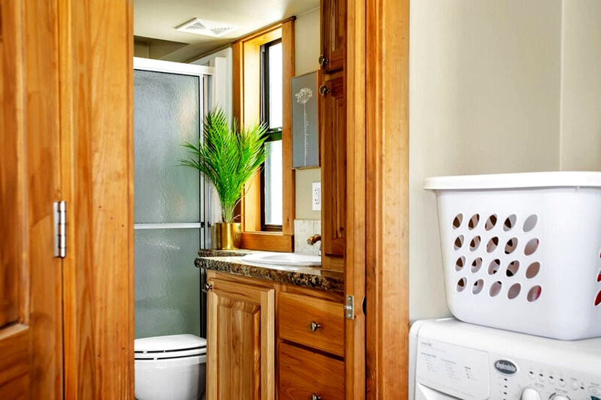 Starview at Jeffrey Springs Tiny House with a Cozy Interior