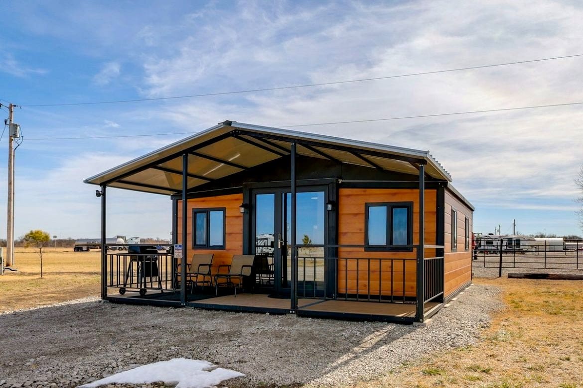 Expandable 2-Bedroom Tiny House: 380 Sq Ft of Smart Design