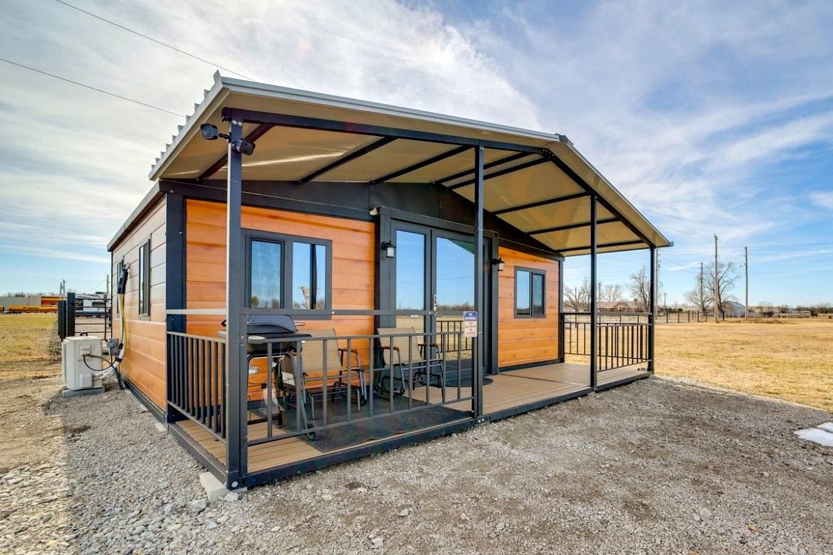 Expandable 2-Bedroom Tiny House: 380 Sq Ft of Smart Design