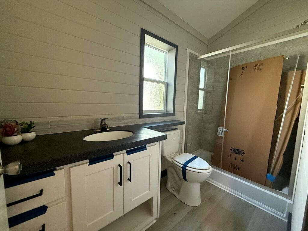 Exploring the Eagle 2162 Manufactured Tiny House: 690 Sq Ft 2-Bedroom Layout