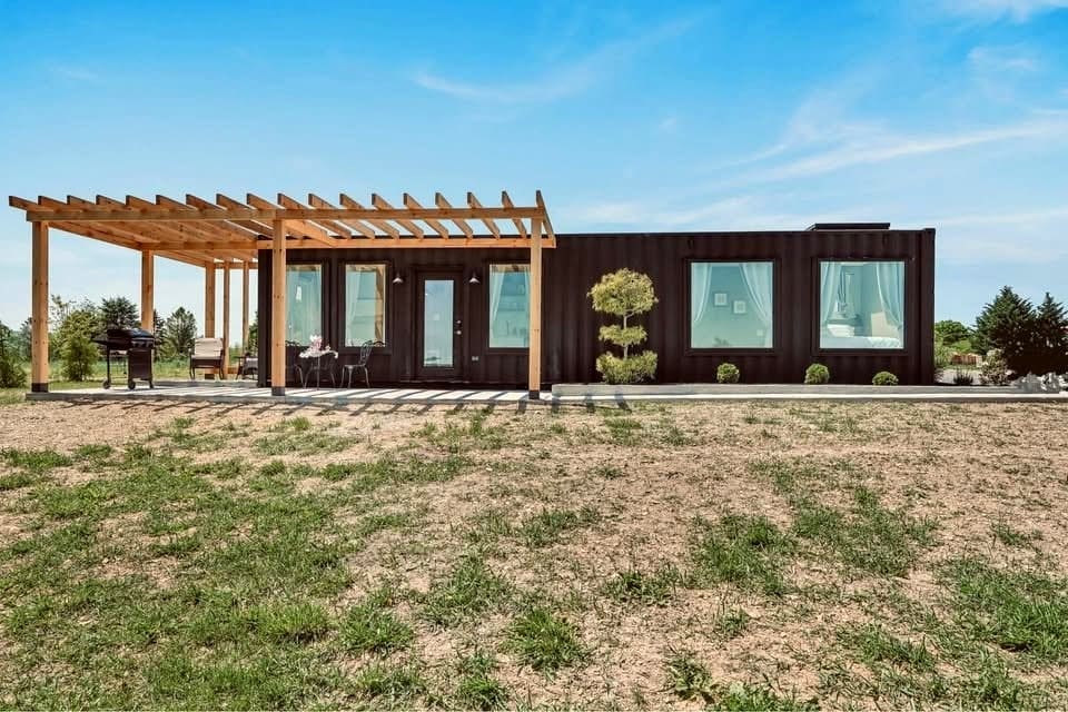 Exploring the Meadow 8x40 Turnkey Container Home: Modern Luxury & Solar Ready