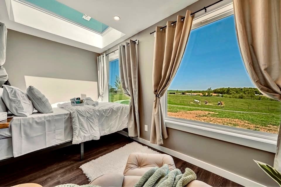 Exploring the Meadow 8x40 Turnkey Container Home: Modern Luxury & Solar Ready