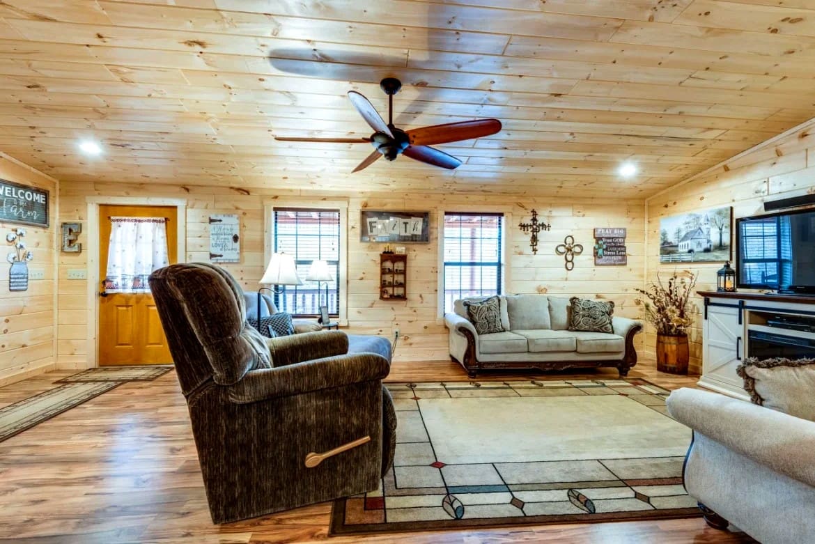 Inside the Cowboy Cabin: A Spacious 3-Bedroom Amish Timber Home with Wraparound Porch